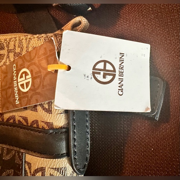 NWT Giani Bernini Block Signature Pocket North South Crossbody - Taupe Brown - Picture 11 of 16